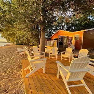 Bungalow Beach Front